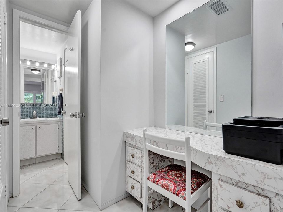 Recently Sold: $160,000 (1 beds, 1 baths, 672 Square Feet)