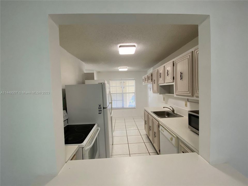 Recently Rented: $1,800 (2 beds, 2 baths, 1021 Square Feet)