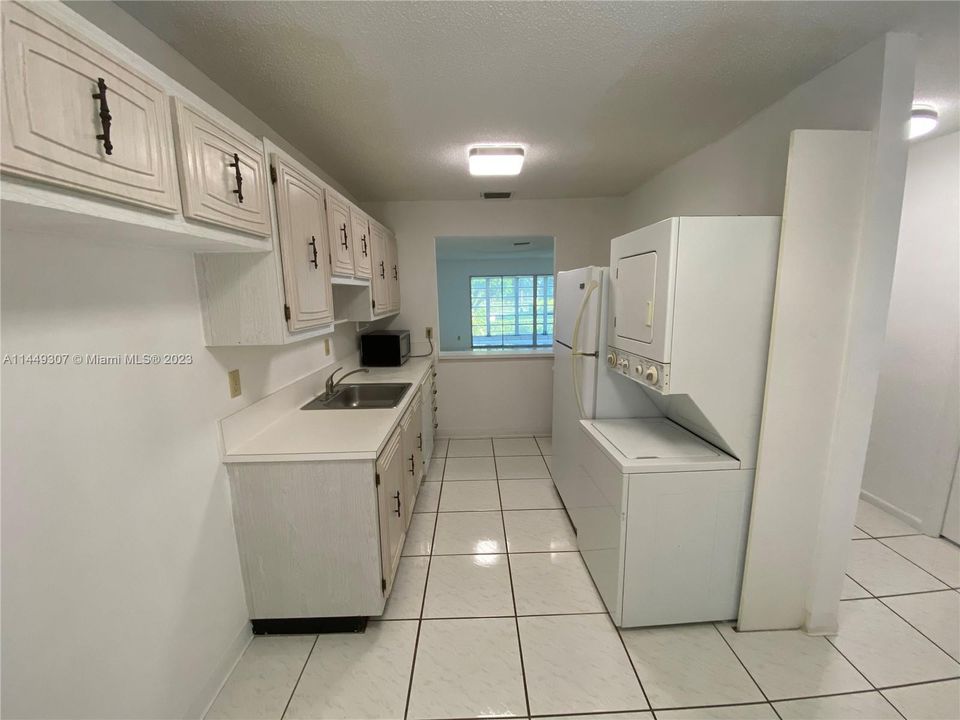 Recently Rented: $1,800 (2 beds, 2 baths, 1021 Square Feet)