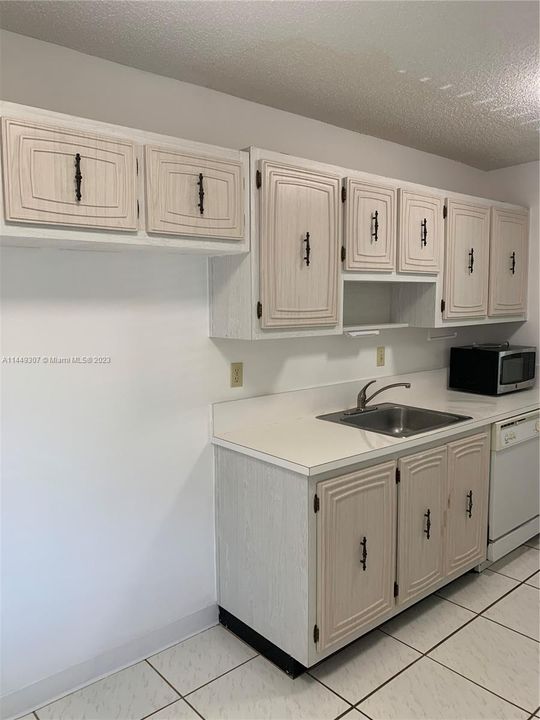 Recently Rented: $1,800 (2 beds, 2 baths, 1021 Square Feet)