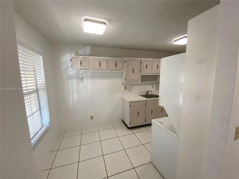 Recently Rented: $1,800 (2 beds, 2 baths, 1021 Square Feet)