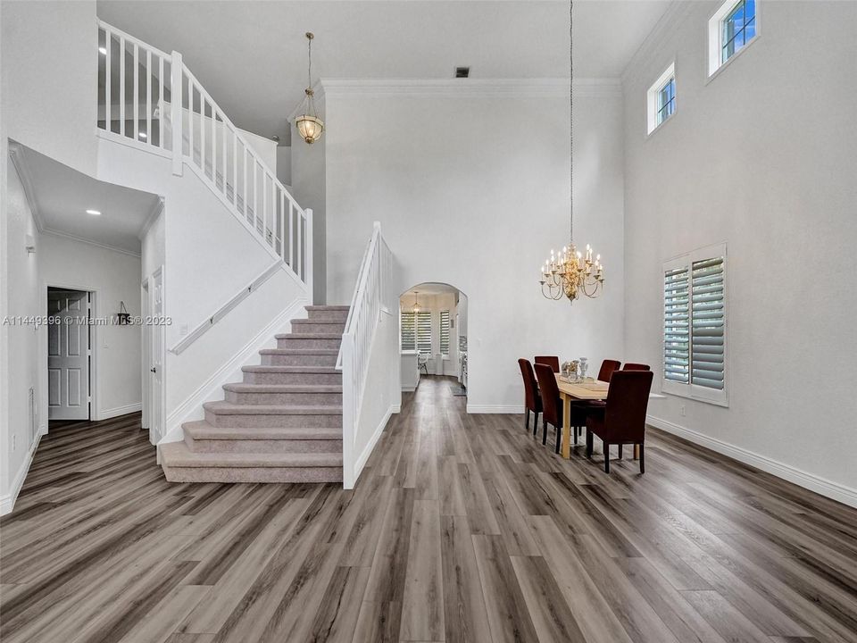 Recently Sold: $1,050,000 (5 beds, 3 baths, 3375 Square Feet)