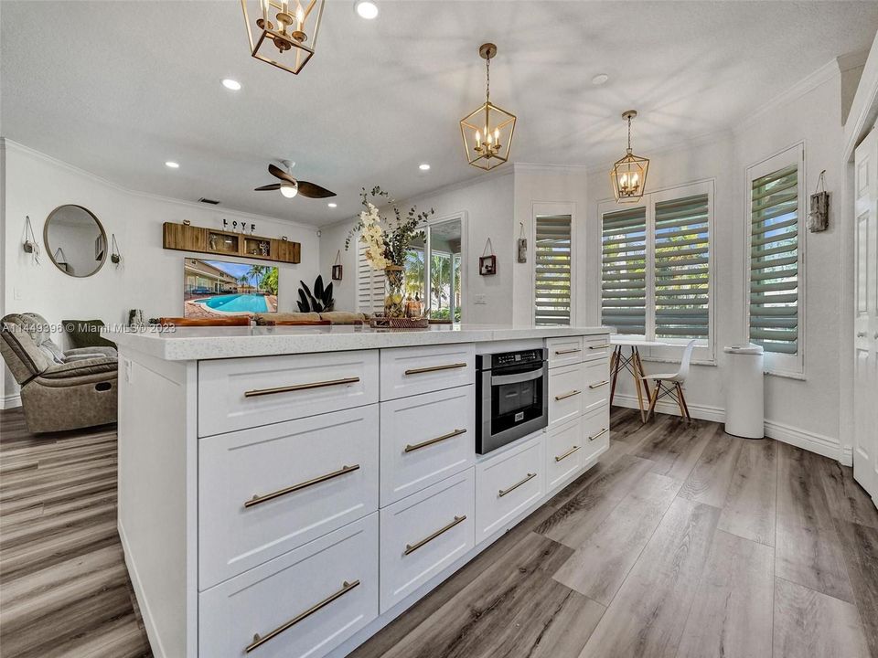 Recently Sold: $1,050,000 (5 beds, 3 baths, 3375 Square Feet)