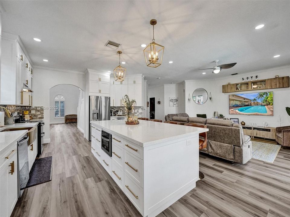 Recently Sold: $1,050,000 (5 beds, 3 baths, 3375 Square Feet)