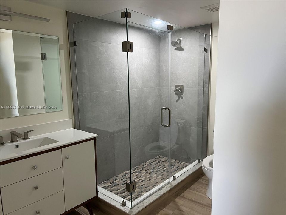 Recently Sold: $239,900 (1 beds, 1 baths, 741 Square Feet)