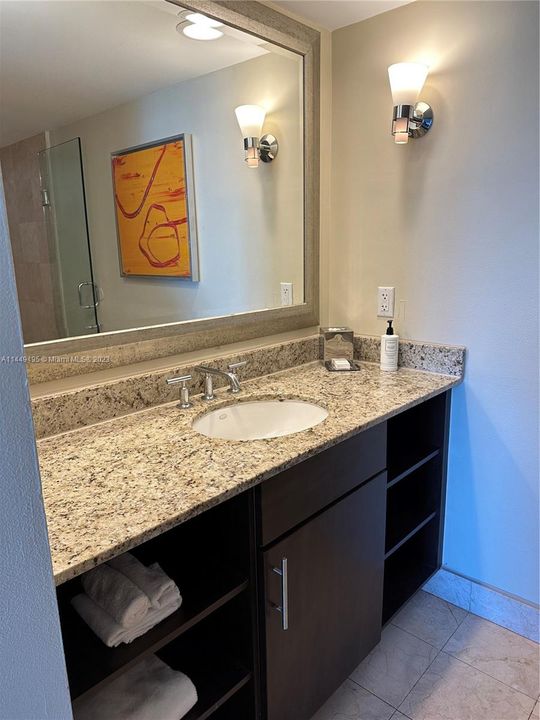 Недавно продано: $183,000 (1 спален, 1 ванн, 586 Квадратных фут)