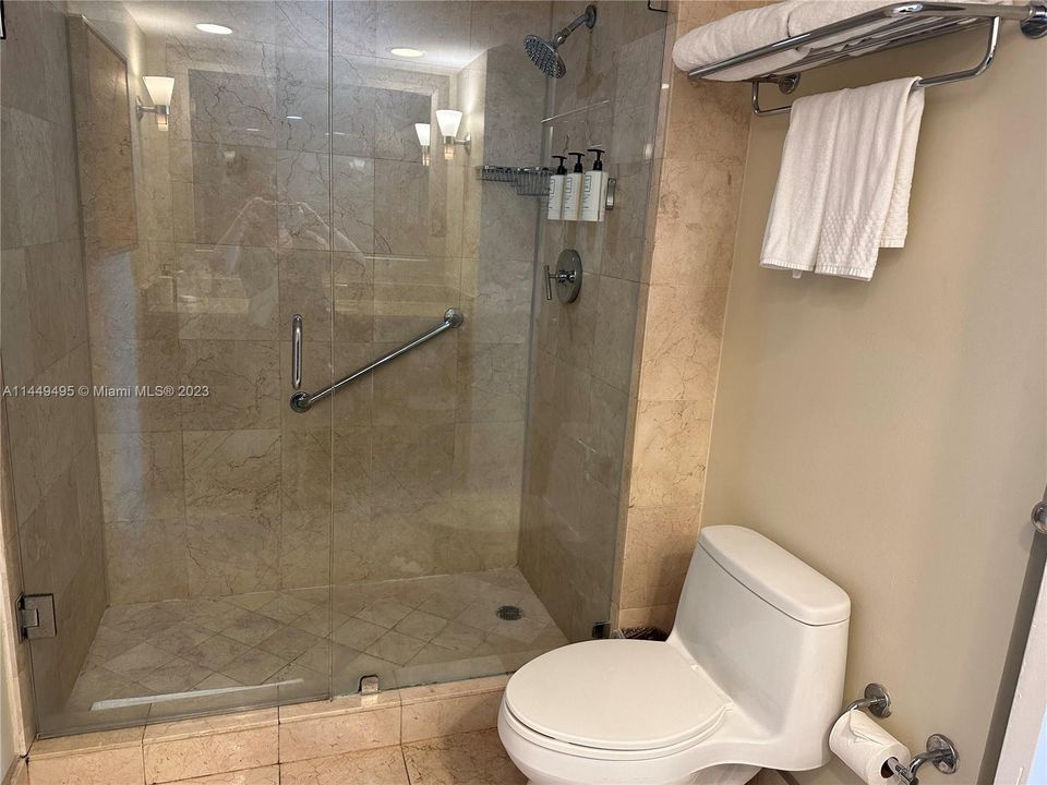 Недавно продано: $183,000 (1 спален, 1 ванн, 586 Квадратных фут)