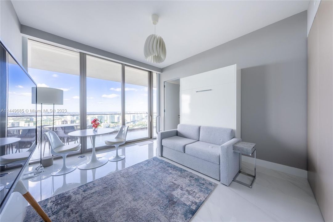 Vendido Recientemente: $4,735,000 (3 camas, 5 baños, 2468 Pies cuadrados)