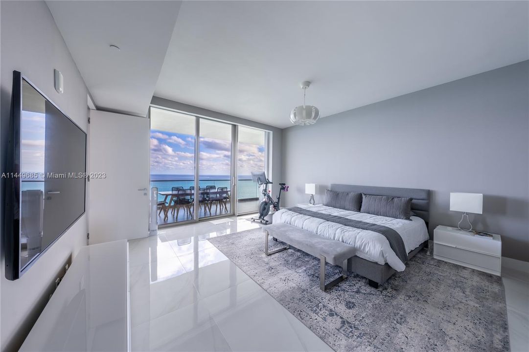 Vendido Recientemente: $4,735,000 (3 camas, 5 baños, 2468 Pies cuadrados)