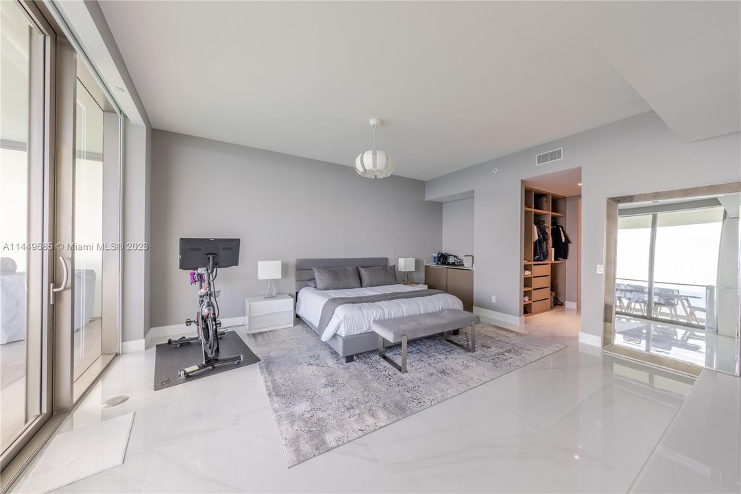 Vendido Recientemente: $4,735,000 (3 camas, 5 baños, 2468 Pies cuadrados)