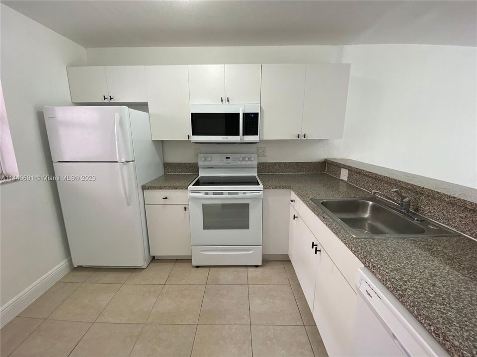 Recently Sold: $155,000 (2 beds, 2 baths, 800 Square Feet)
