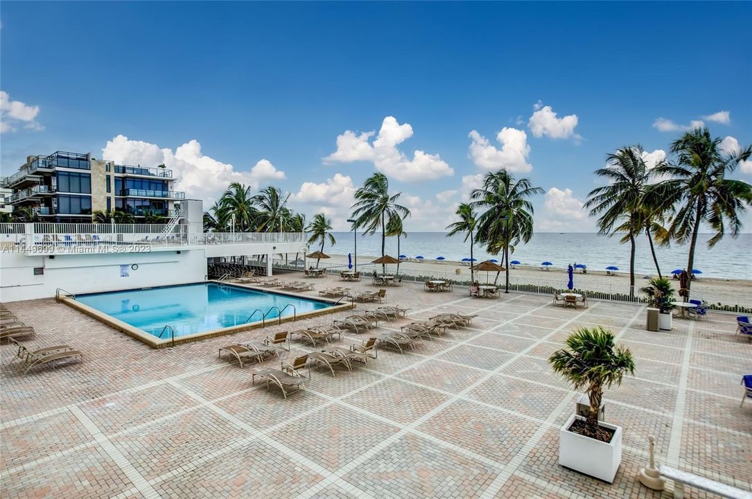 Недавно продано: $459,000 (2 спален, 2 ванн, 1250 Квадратных фут)