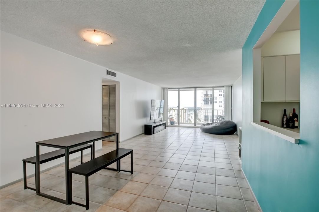 Недавно продано: $459,000 (2 спален, 2 ванн, 1250 Квадратных фут)