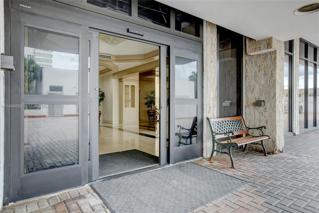 Недавно продано: $459,000 (2 спален, 2 ванн, 1250 Квадратных фут)