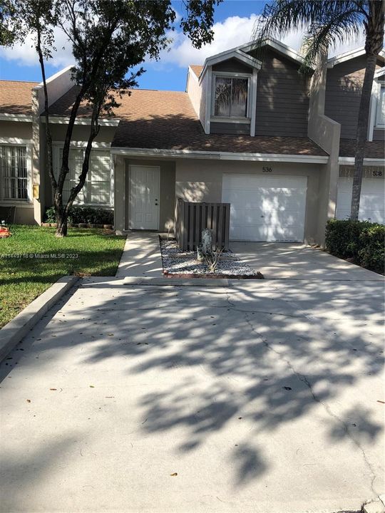 Recently Sold: $470,000 (3 beds, 2 baths, 1400 Square Feet)