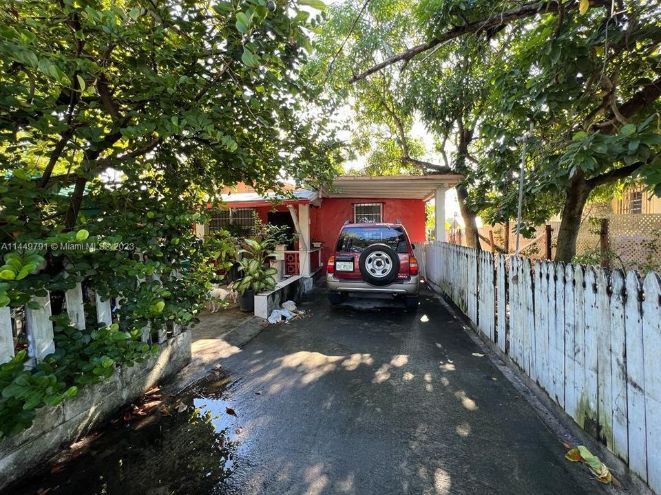 Recently Sold: $385,000 (2 beds, 2 baths, 1462 Square Feet)