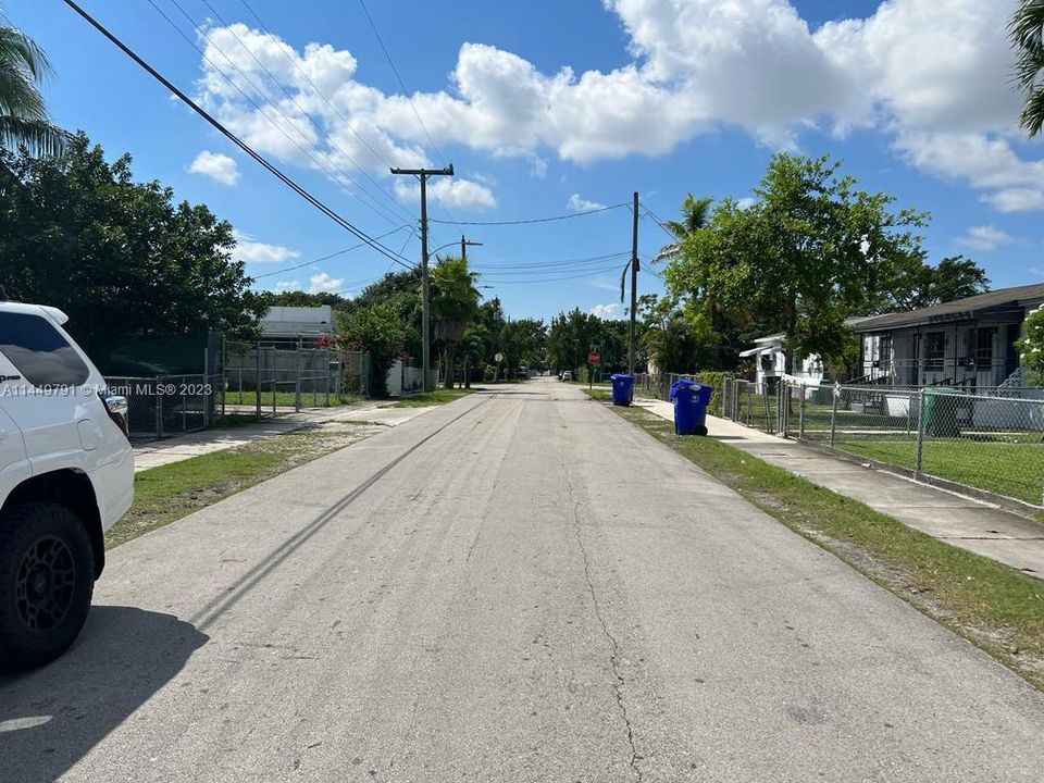 Recently Sold: $385,000 (2 beds, 2 baths, 1462 Square Feet)