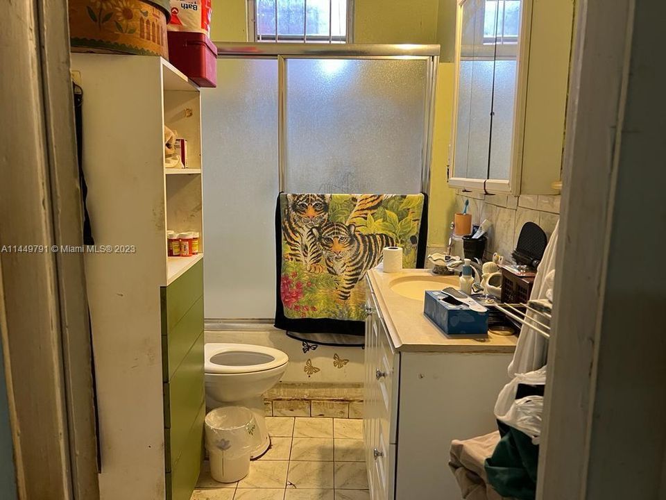 Recently Sold: $385,000 (2 beds, 2 baths, 1462 Square Feet)