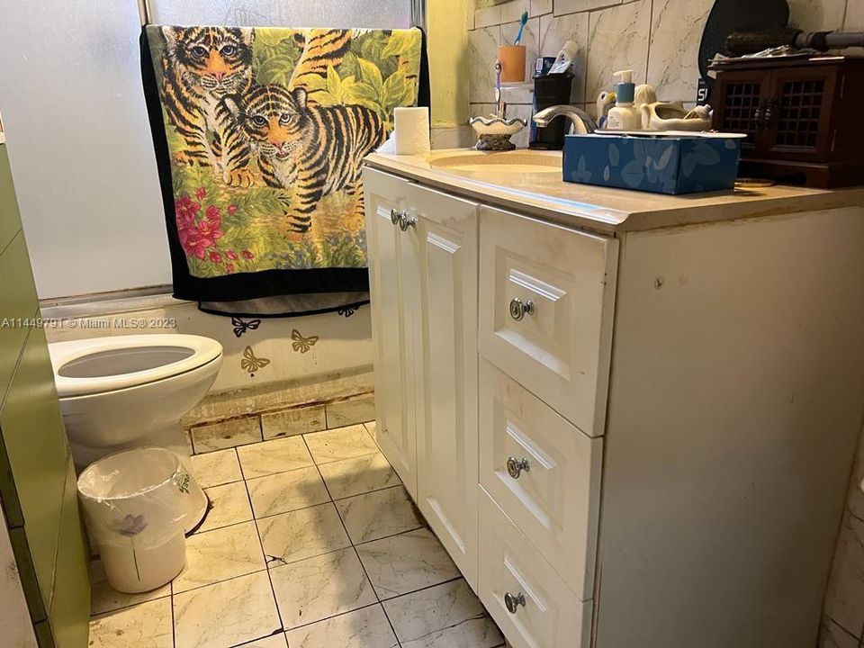 Recently Sold: $385,000 (2 beds, 2 baths, 1462 Square Feet)