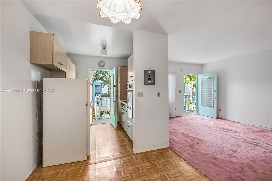 Недавно продано: $199,000 (1 спален, 1 ванн, 700 Квадратных фут)