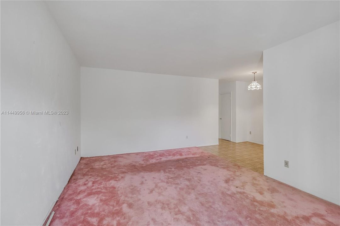 Недавно продано: $199,000 (1 спален, 1 ванн, 700 Квадратных фут)