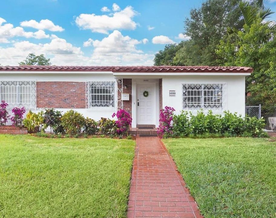 For Sale: $1,350,000 (3 beds, 2 baths, 1780 Square Feet)