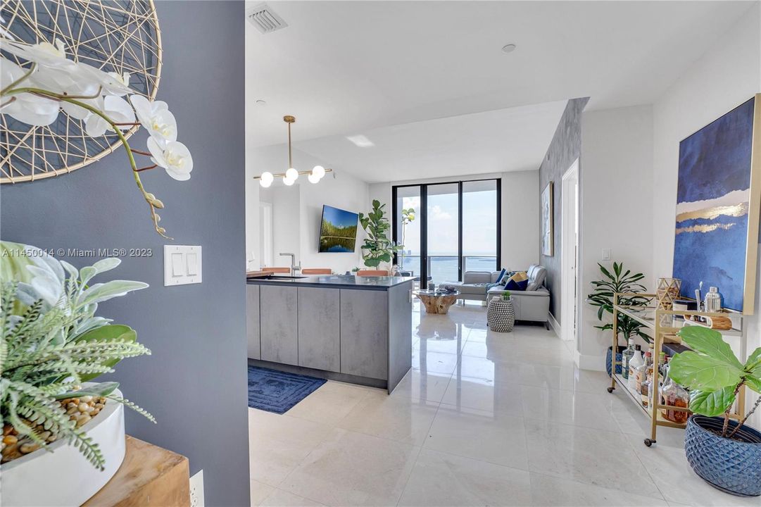 Recently Sold: $1,350,000 (2 beds, 3 baths, 1314 Square Feet)