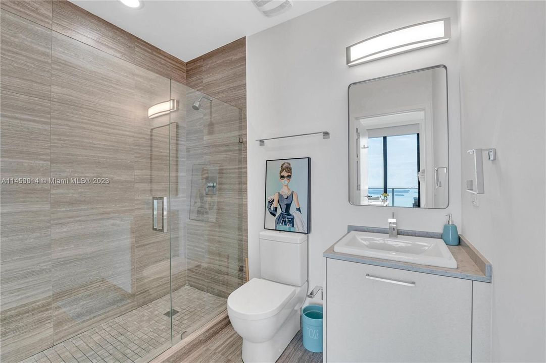 Recently Sold: $1,350,000 (2 beds, 3 baths, 1314 Square Feet)