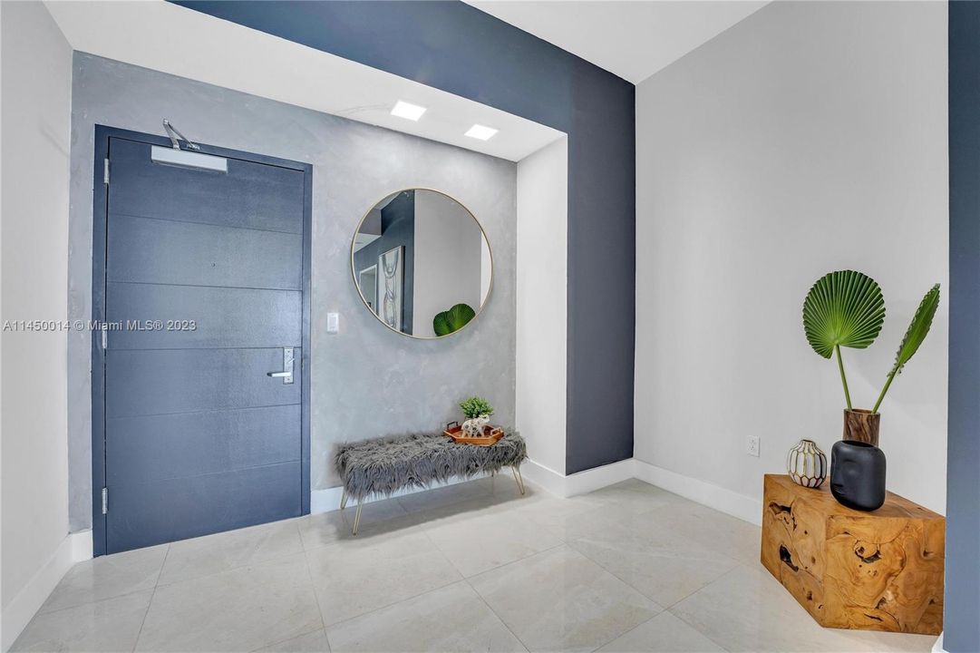 Recently Sold: $1,350,000 (2 beds, 3 baths, 1314 Square Feet)