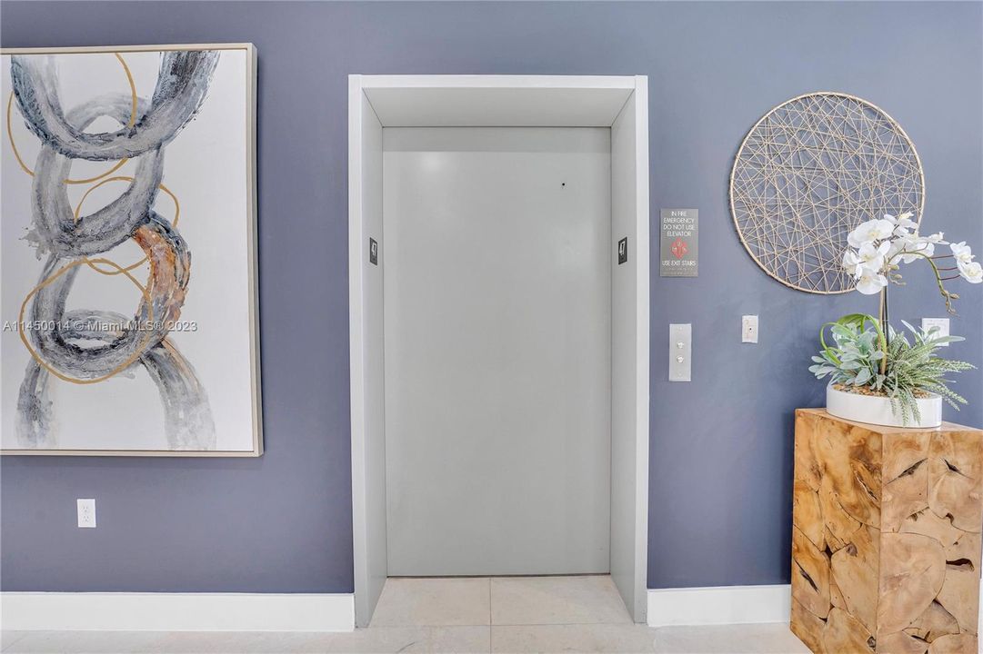 Recently Sold: $1,350,000 (2 beds, 3 baths, 1314 Square Feet)