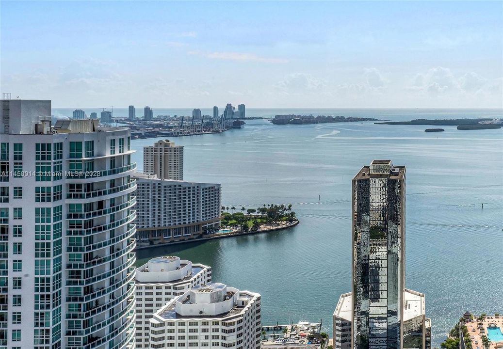 Recently Sold: $1,350,000 (2 beds, 3 baths, 1314 Square Feet)