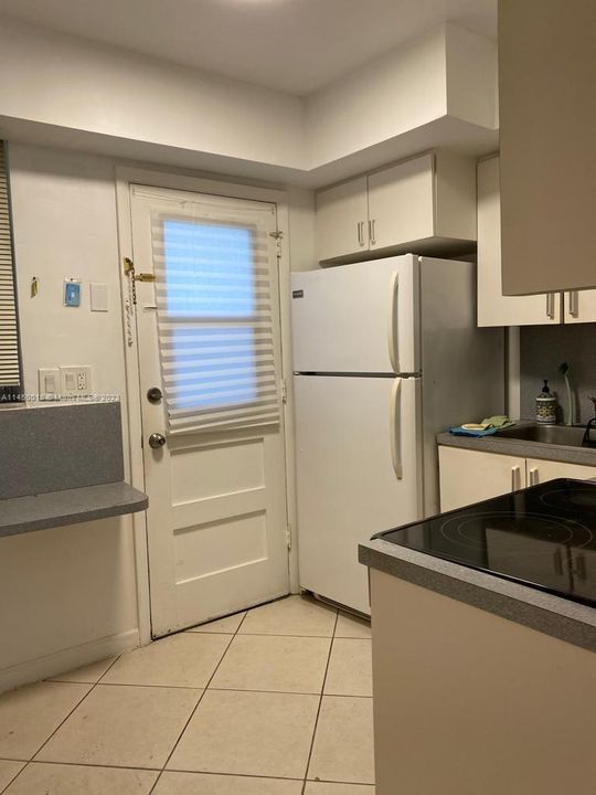 Recently Sold: $245,000 (2 beds, 1 baths, 965 Square Feet)