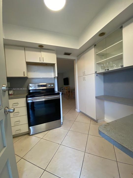 Recently Sold: $245,000 (2 beds, 1 baths, 965 Square Feet)