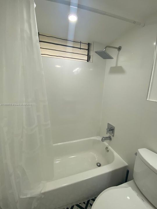 Recently Sold: $245,000 (2 beds, 1 baths, 965 Square Feet)