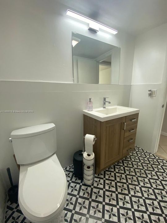 Recently Sold: $245,000 (2 beds, 1 baths, 965 Square Feet)