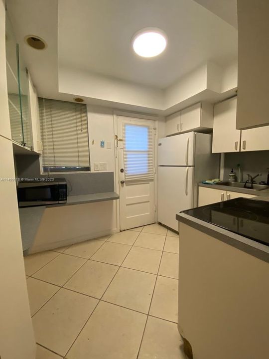 Recently Sold: $245,000 (2 beds, 1 baths, 965 Square Feet)