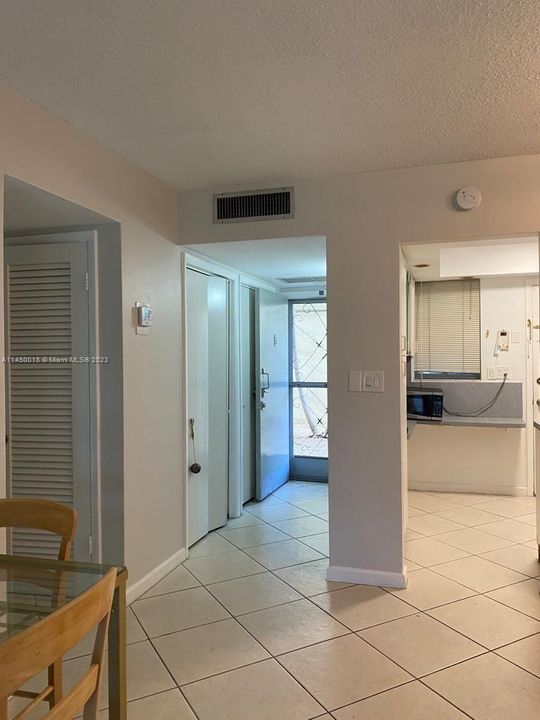 Recently Sold: $245,000 (2 beds, 1 baths, 965 Square Feet)