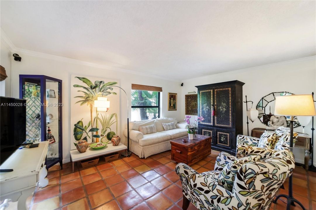 Недавно продано: $475,000 (2 спален, 2 ванн, 1234 Квадратных фут)