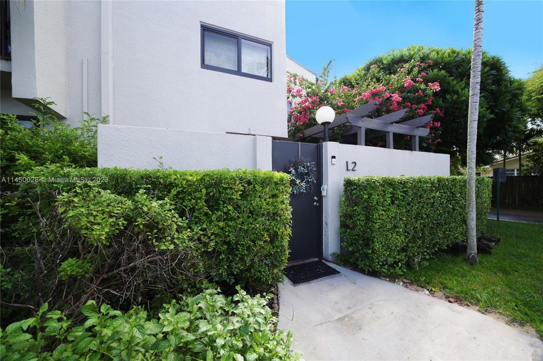 Недавно продано: $475,000 (2 спален, 2 ванн, 1234 Квадратных фут)