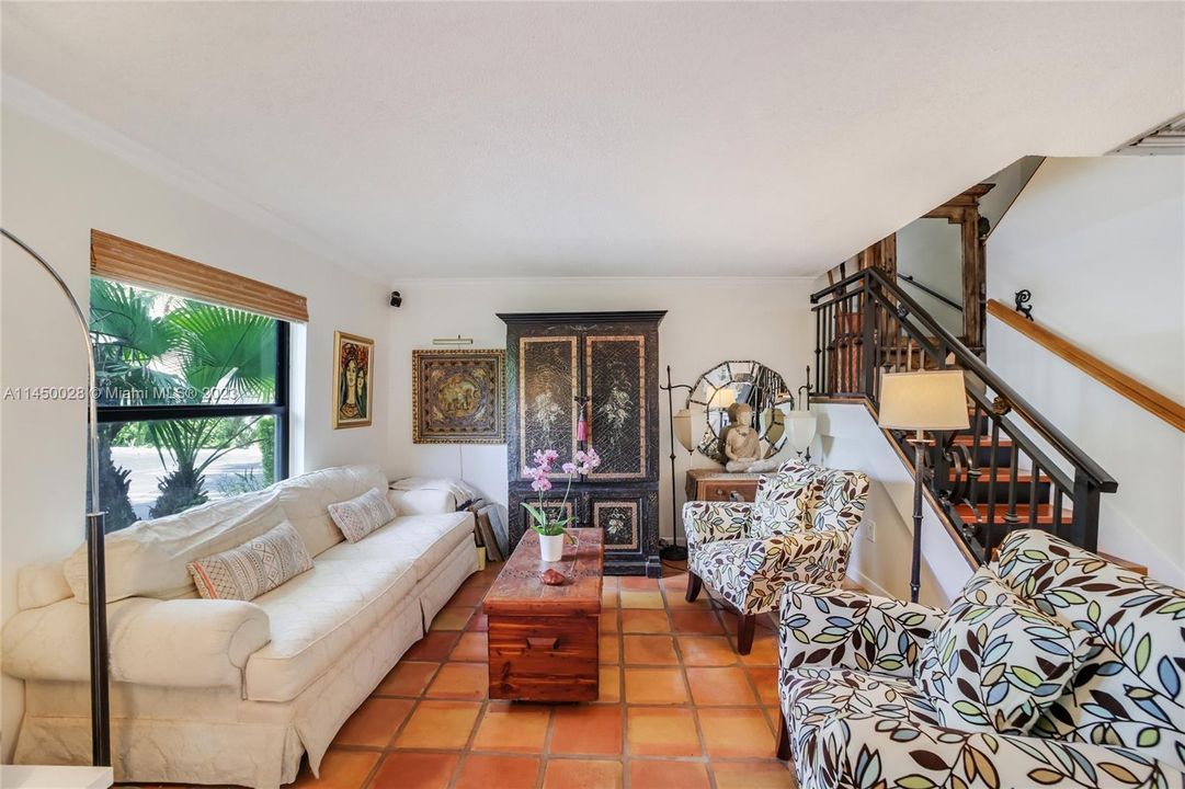 Недавно продано: $475,000 (2 спален, 2 ванн, 1234 Квадратных фут)