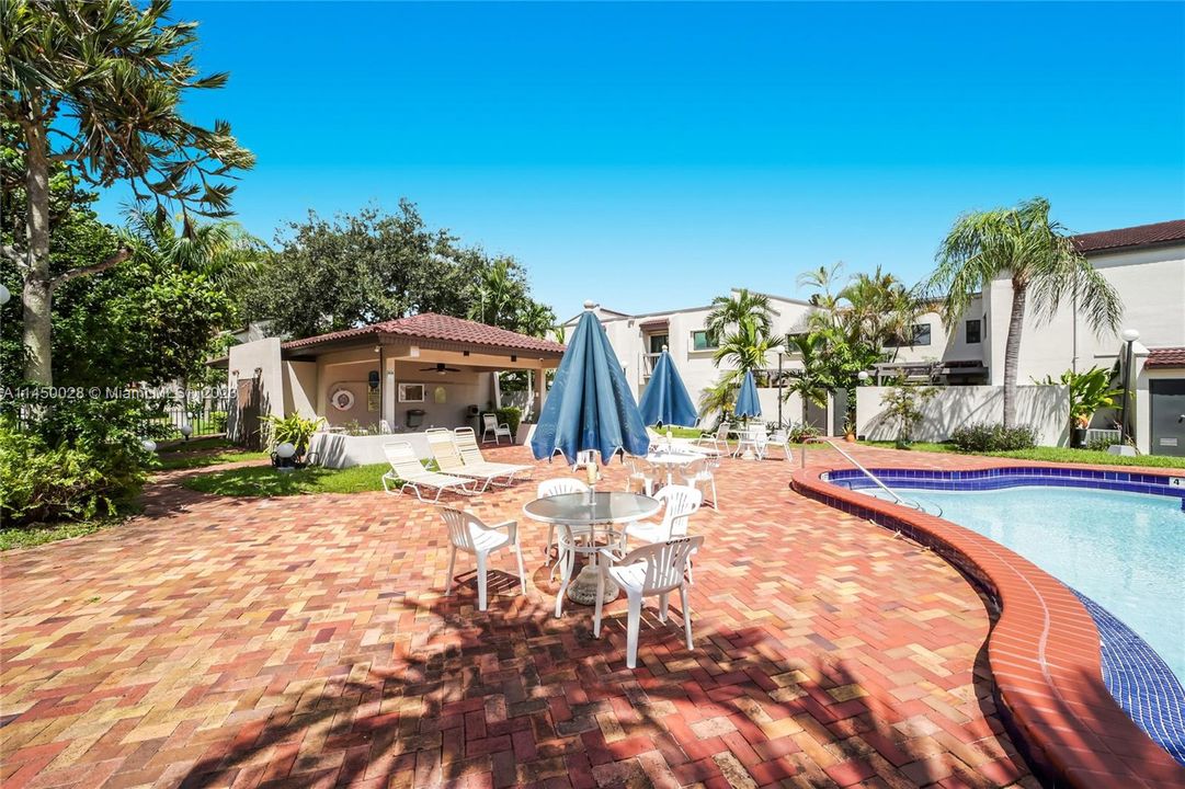 Недавно продано: $475,000 (2 спален, 2 ванн, 1234 Квадратных фут)