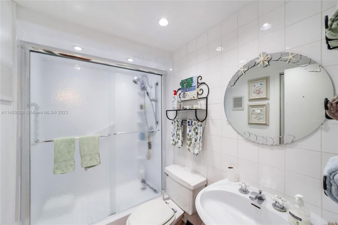 Недавно продано: $475,000 (2 спален, 2 ванн, 1234 Квадратных фут)