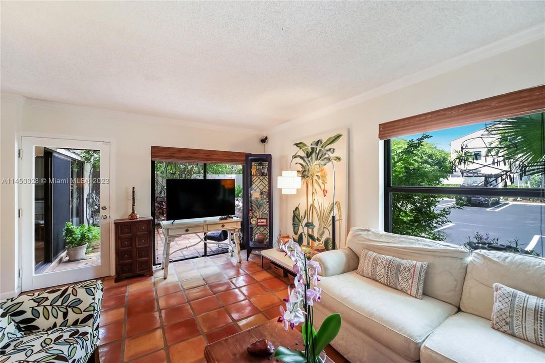 Недавно продано: $475,000 (2 спален, 2 ванн, 1234 Квадратных фут)