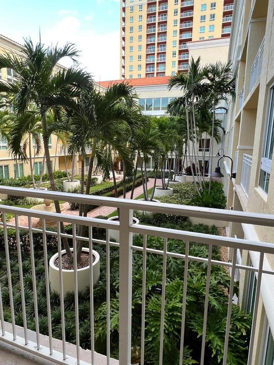 最近租的: $3,000 (2 贝兹, 2 浴室, 1183 平方英尺)