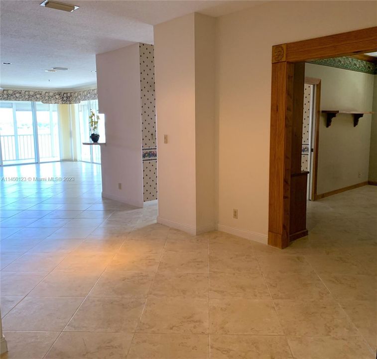 Vendido Recientemente: $980,000 (3 camas, 3 baños, 2690 Pies cuadrados)