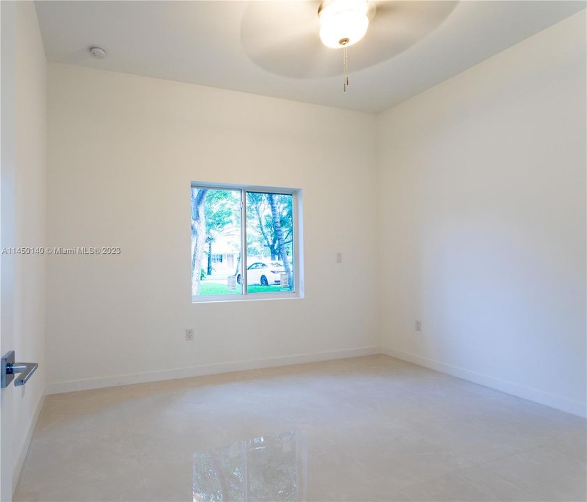 Недавно продано: $620,000 (3 спален, 2 ванн, 1405 Квадратных фут)