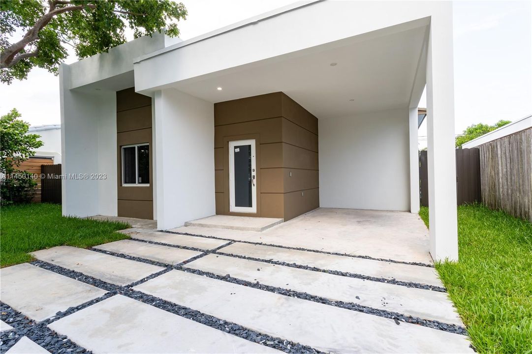 Недавно продано: $620,000 (3 спален, 2 ванн, 1405 Квадратных фут)