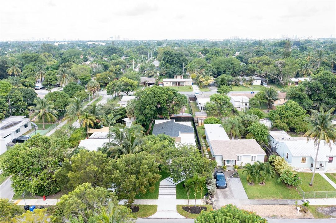 Недавно продано: $620,000 (3 спален, 2 ванн, 1405 Квадратных фут)