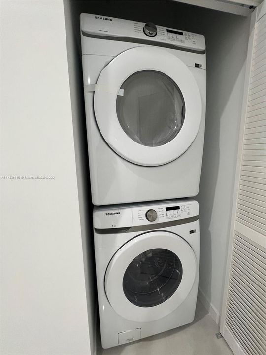 Недавно продано: $620,000 (3 спален, 2 ванн, 1405 Квадратных фут)