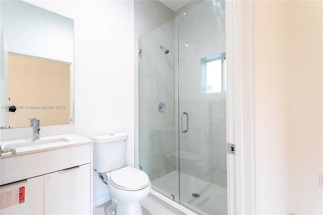 Недавно продано: $620,000 (3 спален, 2 ванн, 1405 Квадратных фут)